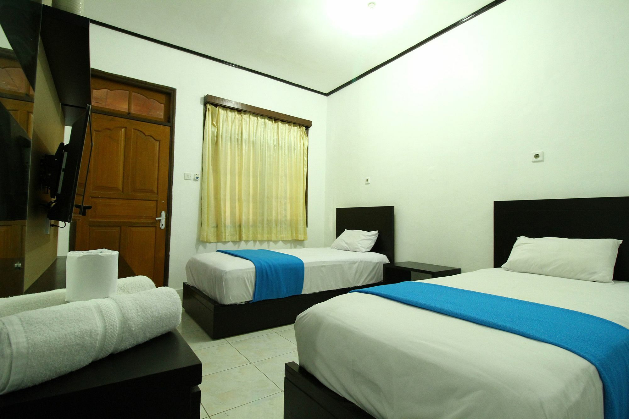 Dua Dara Inn Kuta Legian Zewnętrze zdjęcie