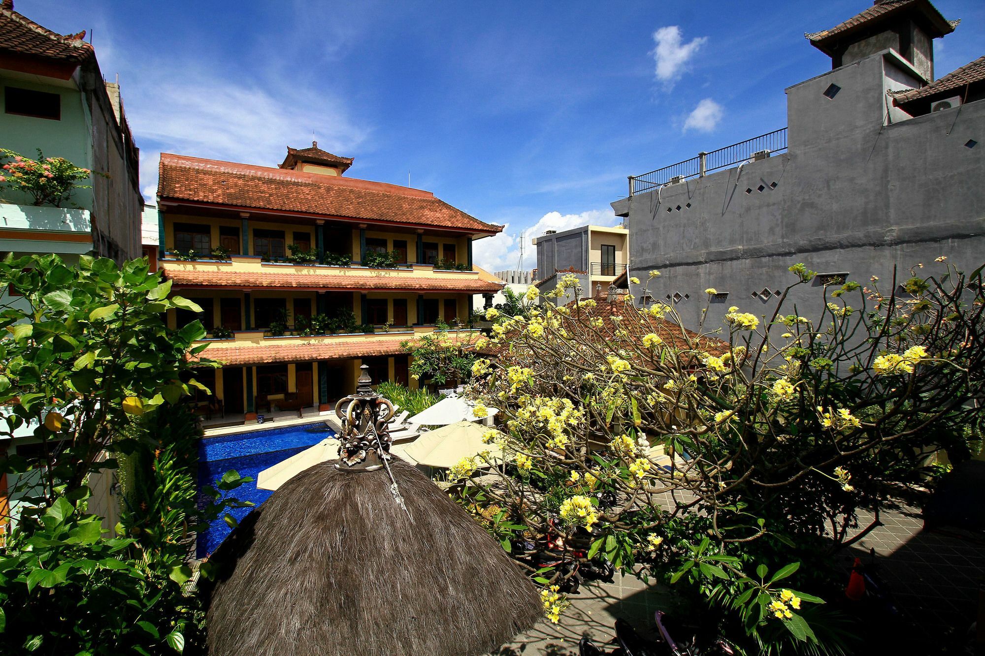 Dua Dara Inn Kuta Legian Zewnętrze zdjęcie