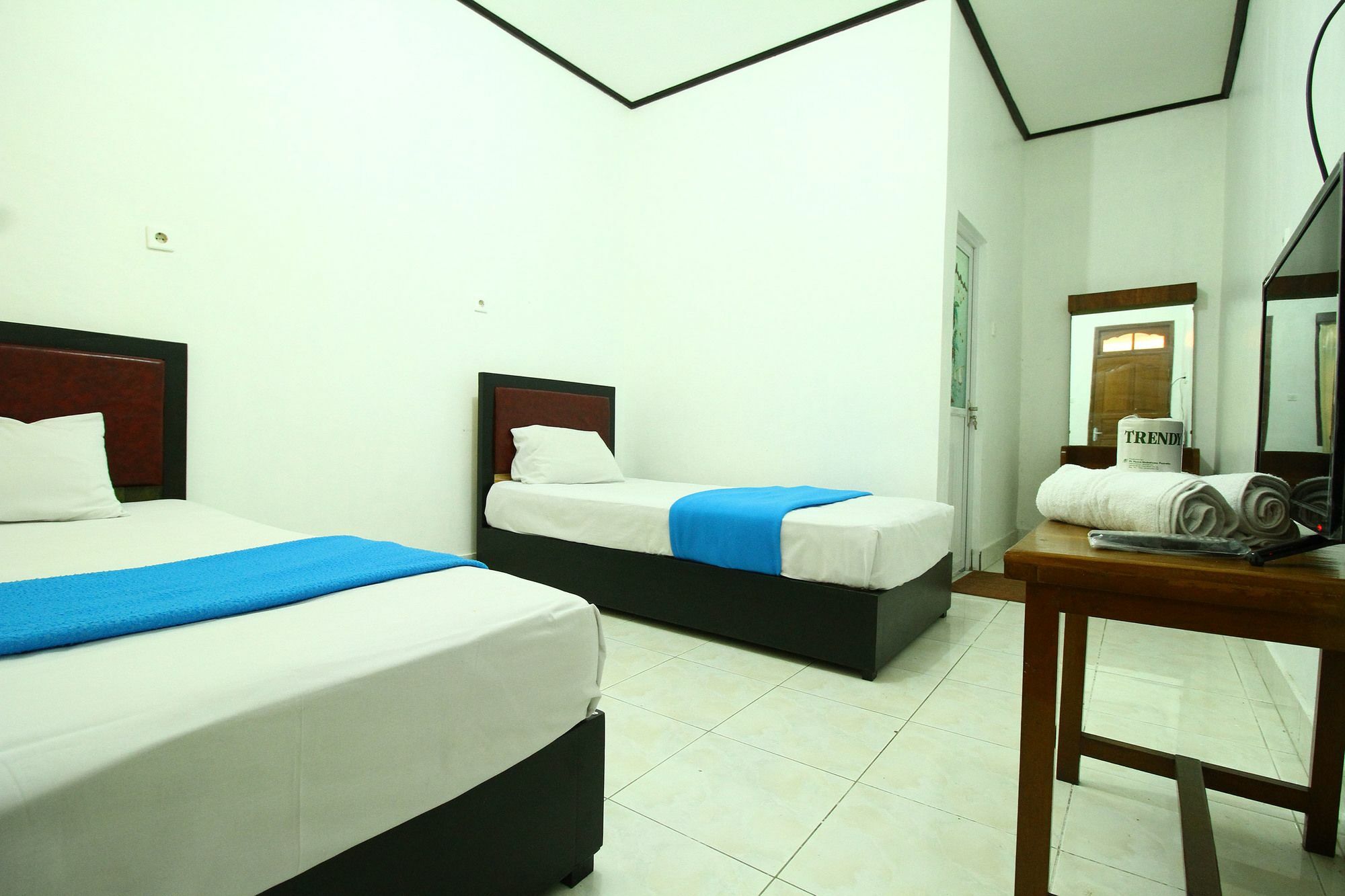Dua Dara Inn Kuta Legian Zewnętrze zdjęcie