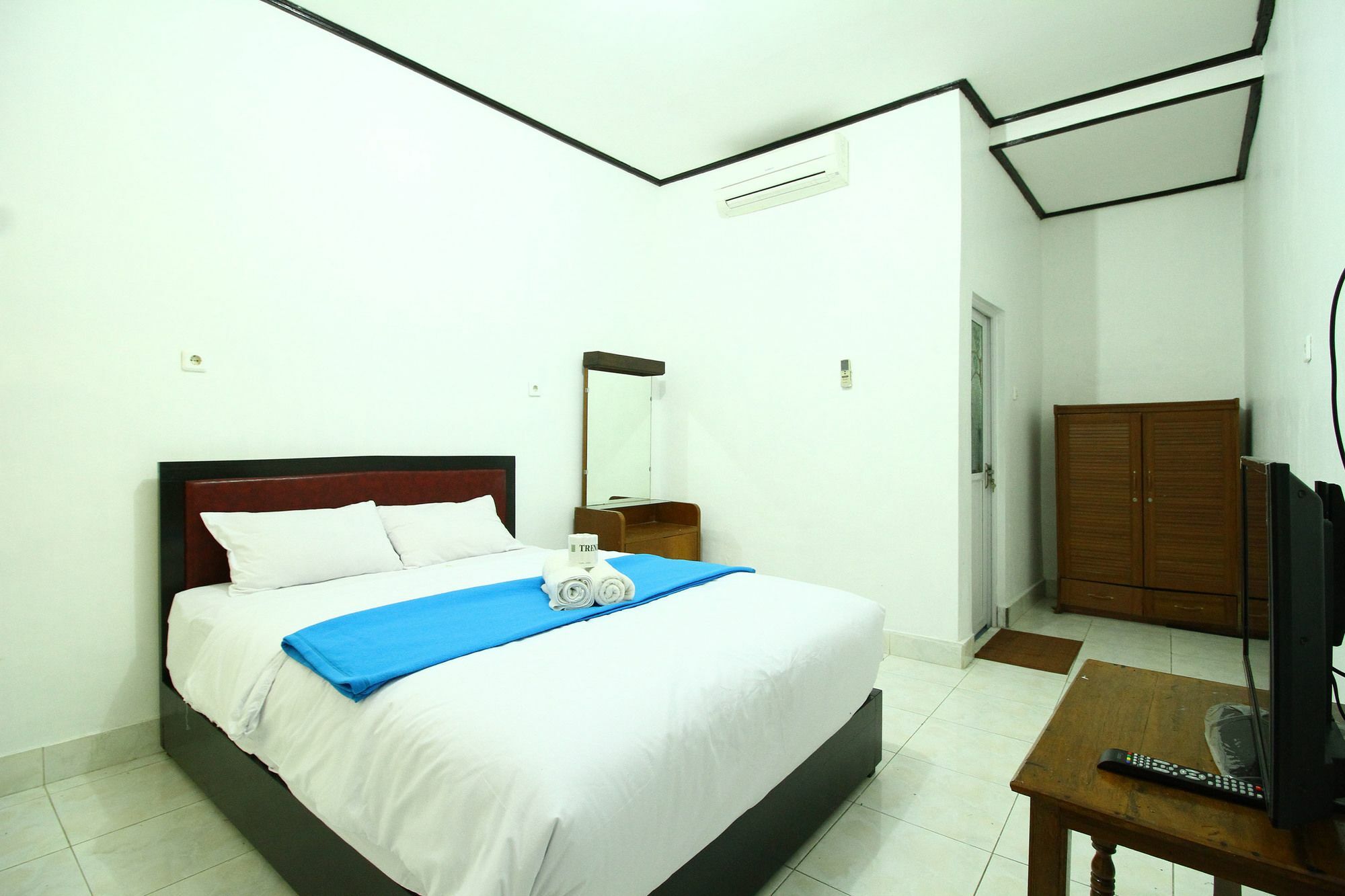 Dua Dara Inn Kuta Legian Zewnętrze zdjęcie