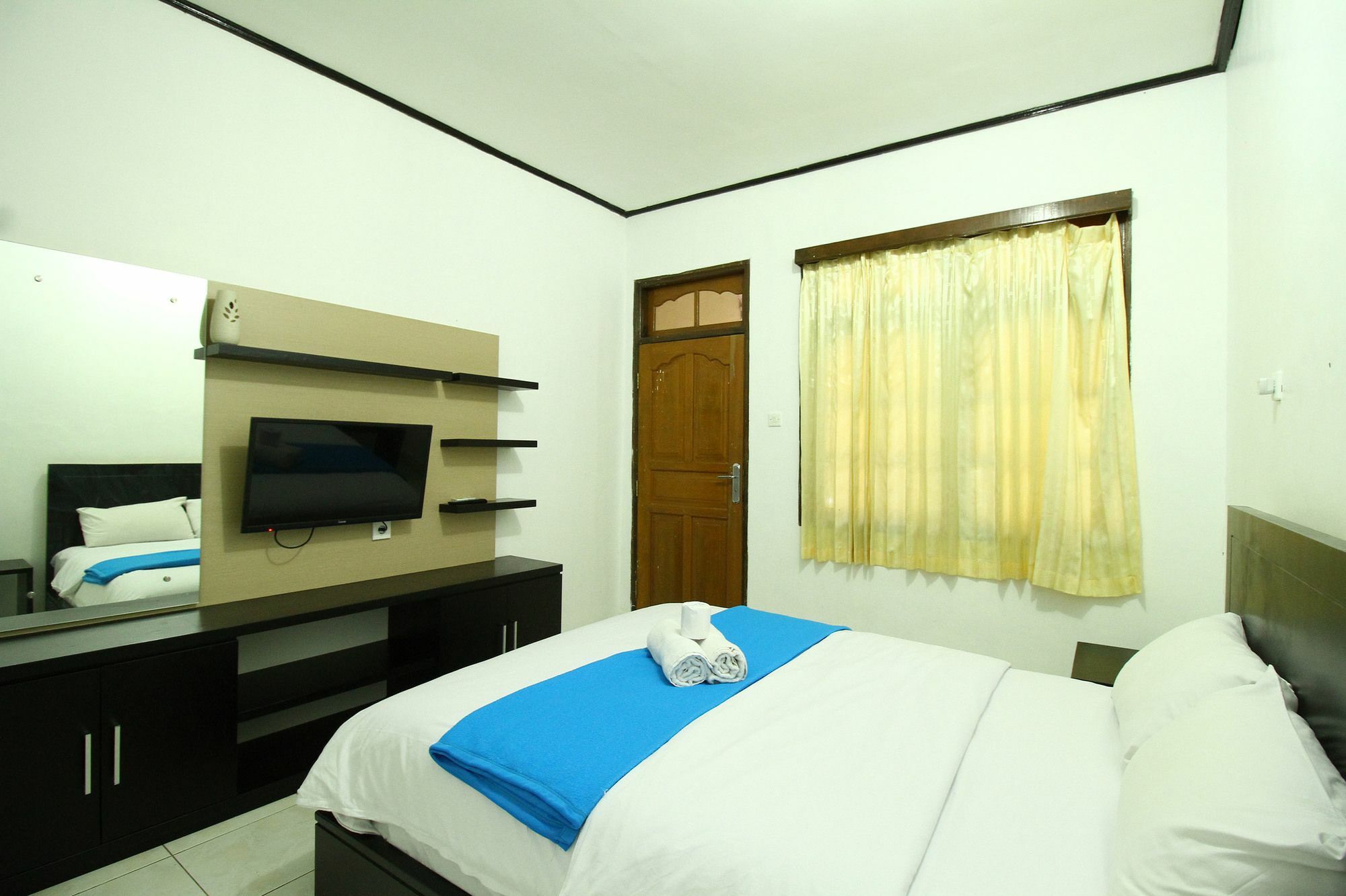Dua Dara Inn Kuta Legian Zewnętrze zdjęcie