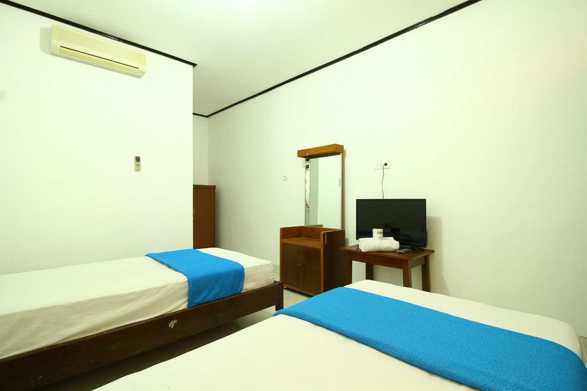 Dua Dara Inn Kuta Legian Zewnętrze zdjęcie