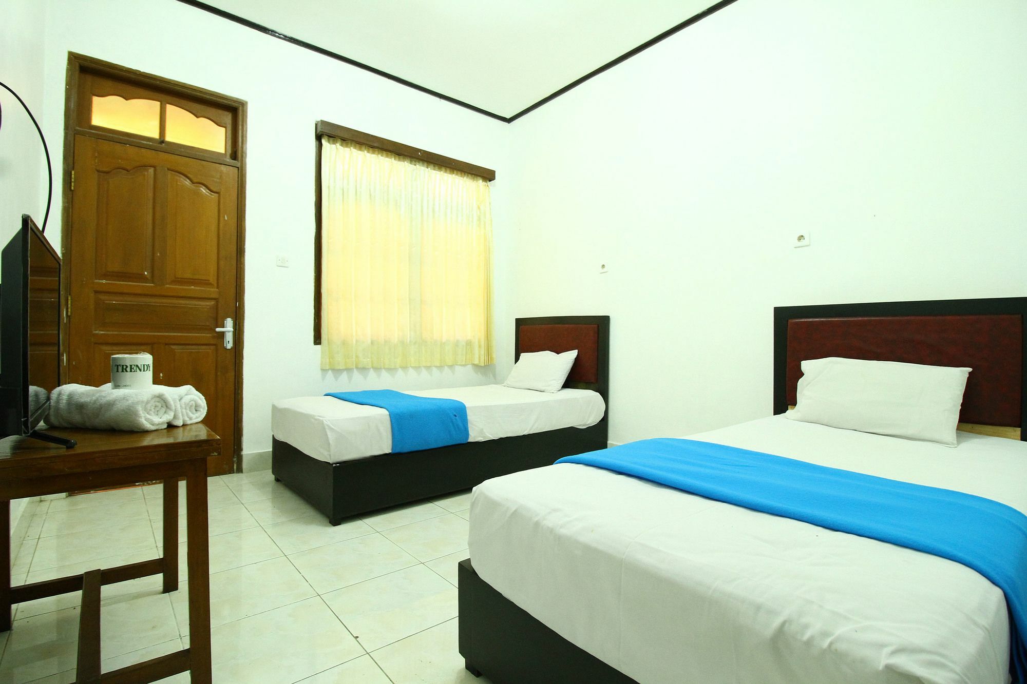 Dua Dara Inn Kuta Legian Zewnętrze zdjęcie